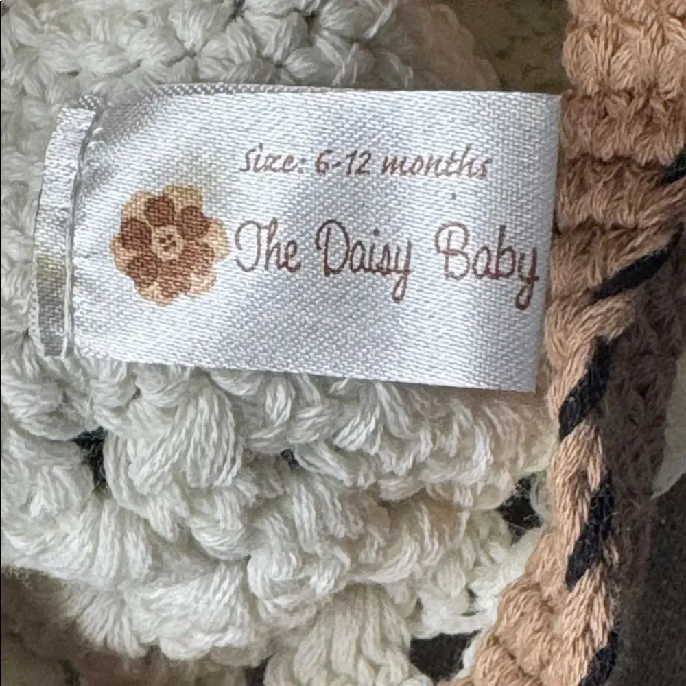 Daisy Baby Crocheted Skull Hat Beanie Black White Brown Flower 6-12 months NEW
